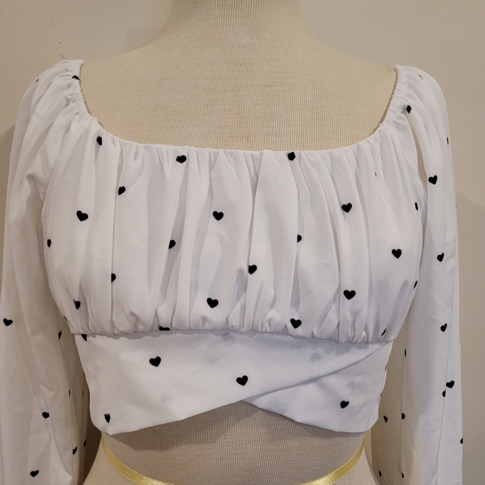 Milk & Honey Boutique puff Sleeves heart wrap crop top s… - Picture 3 of 17